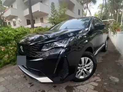 Usata Peugeot 3008 131 CV (96 kW) 2021 Nero SUV