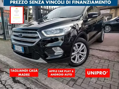 Usado Ford Kuga 120 CV (88 kW) 2018 Negro SUV