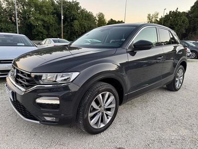 Usata VW T-Roc Business 116 CV (85 kW) 2020 Grigio SUV