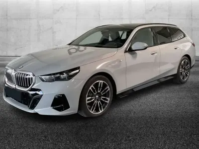 Usata BMW 520 M Sport 197 CV (144 kW) 2025 Grigio Station wagon