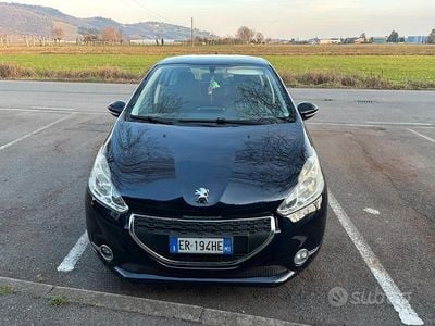 Usata Peugeot 208 Active 82 CV (60 kW) 2013 Blu Utilitaria