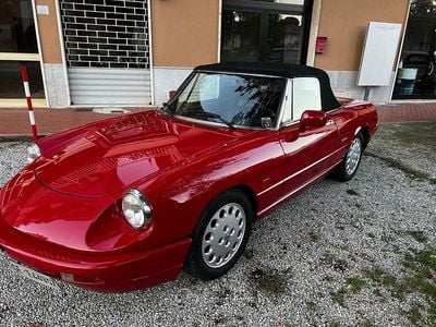 Usata Alfa Romeo Spider 116 CV (85 kW) 1993 Rosso Cabrio