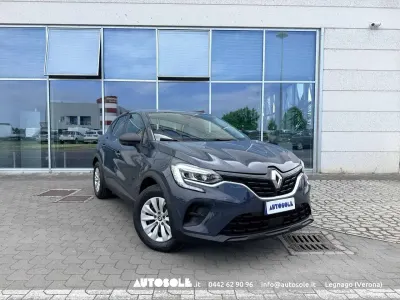 Usata Renault Captur Life 101 CV (74 kW) 2021 Grigio SUV