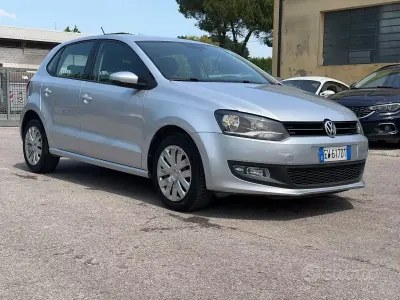 Usata VW Polo Trendline 75 CV (55 kW) 2014 Grigio Berlina