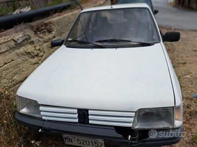 Peugeot 205