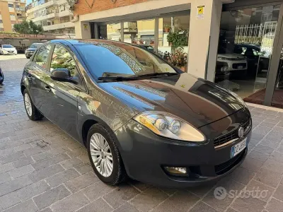 Usata Fiat Bravo 90 CV (66 kW) 2010 Marrone Utilitaria