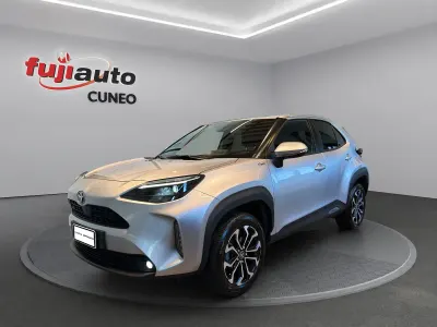 Usata Toyota Yaris Hybrid Trend 116 CV (85 kW) 2022 Silver met
