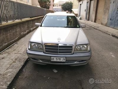 Begagnad Mercedes C250 Elegance 150 HK (110 kW) 1997 Grå Sedan