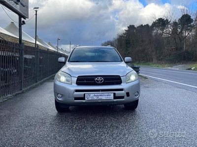 Usata Toyota RAV4 Luxury 136 CV (100 kW) 2007 Grigio Station wagon