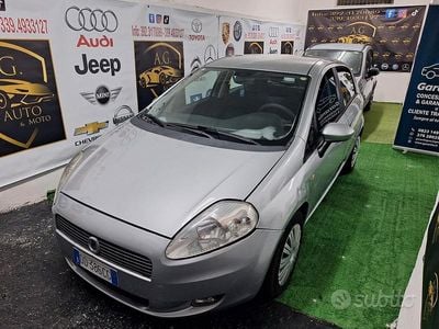 Usata Fiat Grande Punto Emotion 90 CV (66 kW) 2006 Grigio Utilitaria