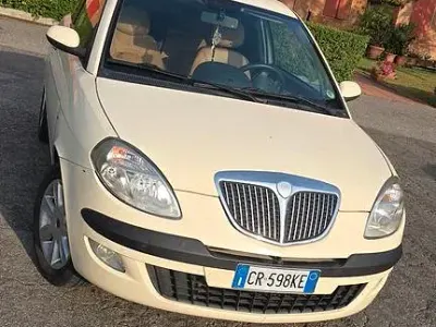 Usata Lancia Ypsilon 80 CV (58 kW) 2004 Utilitaria