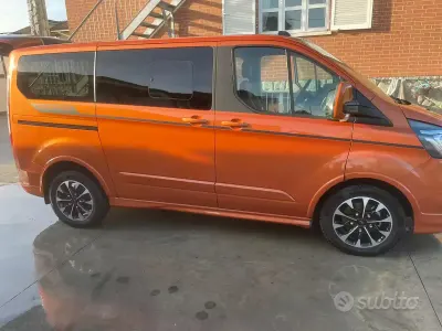Usata Ford Tourneo Sport 170 CV (125 kW) 2023 Monovolume
