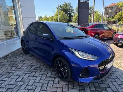 Nuova Mazda 2 116 CV (85 kW) 2025 Glass blue Utilitaria