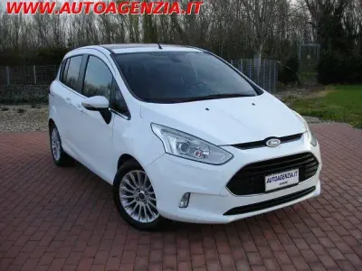 Usado Ford B-MAX 95 CV (69 kW) 2012 Blanco Monovolumen