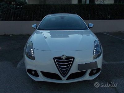 Usata Alfa Romeo Giulietta Distinctive 120 CV (88 kW) 2011 Bianco Utilitaria