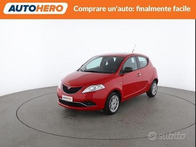 Usata Lancia Ypsilon Silver 70 CV (51 kW) 2017 Rosso Utilitaria