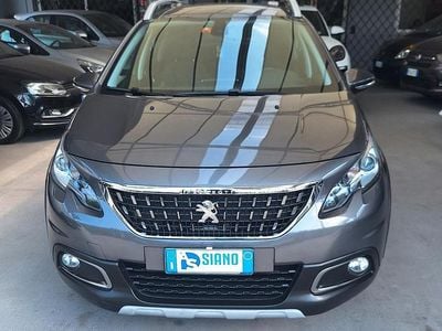 Usata Peugeot 2008 Allure 100 CV (73 kW) 2019 Grigio SUV