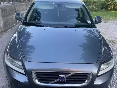 Usata Volvo V50 109 CV (80 kW) 2009 Verde Station wagon