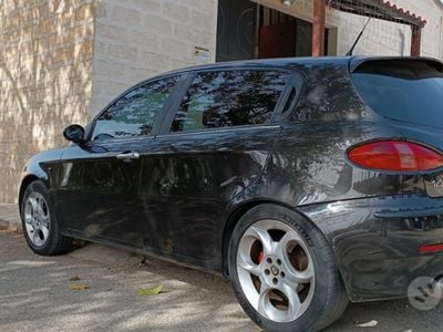 Usata Alfa Romeo 147 2000 Nero Utilitaria