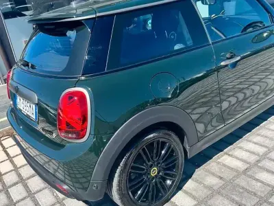 Usata Mini Cooper SE Resolute Edition 75 kW (102 CV) 2023 Verde Utilitaria