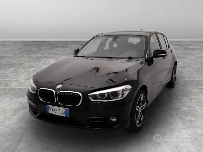 Begagnad BMW 118 Sport Line 150 HK (110 kW) 2019 Svart Halvkombi