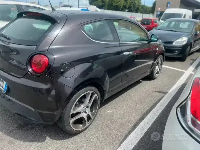 Usata Alfa Romeo MiTo 120 CV (88 kW) 2009 Nero Utilitaria