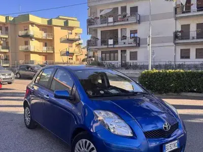 Usata Toyota Yaris 65 CV (47 kW) 2011 Utilitaria