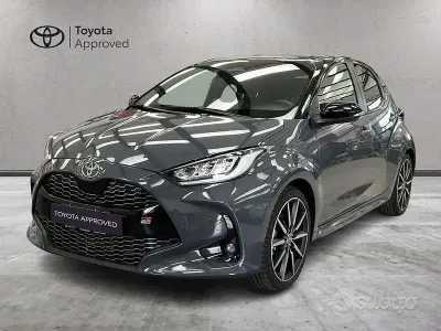 Usata Toyota Yaris Hybrid Sport 131 CV (96 kW) 2025 Grigio Berlina