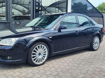 Begagnad Ford Mondeo ST 226 HK (166 kW) 2002 Svart Sedan