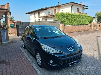 Usata Peugeot 207 73 CV (53 kW) 2013 Nero Utilitaria