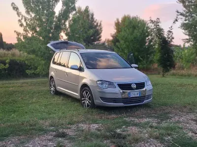 Usata VW Touran Trendline 150 CV (110 kW) 2009 Argento Monovolume