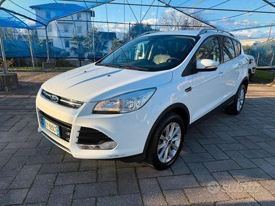 Begagnad Ford Kuga 150 HK (110 kW) 2015 Vit SUV