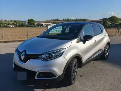 Usata Renault Captur 90 CV (66 kW) 2016 Grigio SUV