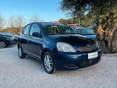 Usata Toyota Yaris 65 CV (47 kW) 2005 Blu Utilitaria
