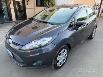 Usata Ford Fiesta 68 CV (50 kW) 2009 Grigio Berlina