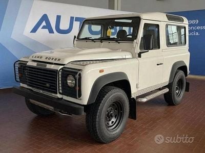 Usata Land Rover Defender SE 122 CV (89 kW) 2009 Bianco Station wagon