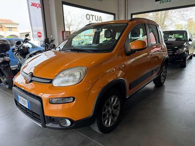 Usata Fiat Panda 4x4 S 86 CV (63 kW) 2017 Arancione Utilitaria