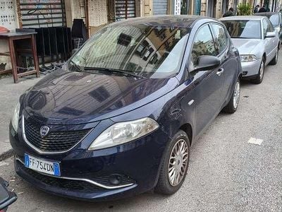 Usata Lancia Ypsilon Silver 69 CV (50 kW) 2016 Utilitaria