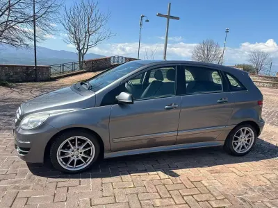 Usata Mercedes B170 116 CV (85 kW) 2008 Grigio Monovolume