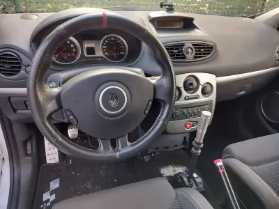 Usata Renault Clio III 197 CV (144 kW) 2009 Bianco Berlina
