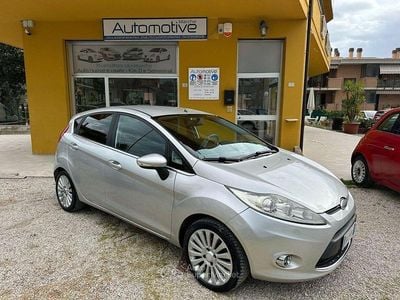 Usata Ford Fiesta Titanium 97 CV (71 kW) 2009 Argento Utilitaria