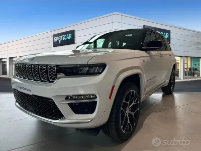 Usata Jeep Grand Cherokee Summit 272 CV (200 kW) 2025 Bright white con tetto nero SUV