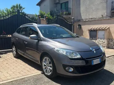 Usata Renault Mégane GrandTour 110 CV (80 kW) 2013 Grigio Station wagon