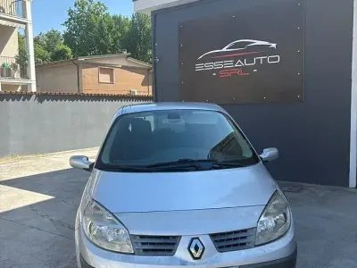 Usata Renault Grand Scénic II 106 CV (77 kW) 2006 Grigio Monovolume