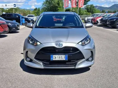 Usata Toyota Yaris Active 72 CV (52 kW) 2023 Argento Utilitaria