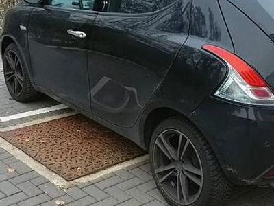 Usata Lancia Ypsilon Gold 95 CV (69 kW) 2015 Nero Utilitaria