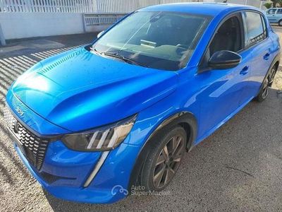 Usata Peugeot 208 GT 101 CV (74 kW) 2021 Blu / perlato Utilitaria
