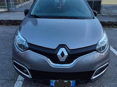 Usata Renault Captur 90 CV (66 kW) 2014 Grigio SUV