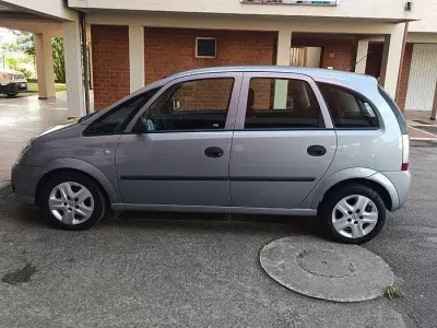 Usata Opel Meriva 90 CV (66 kW) 2009 Grigio Monovolume