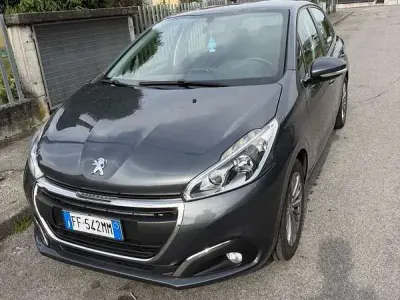 Begagnad Peugeot 208 Allure 82 HK (60 kW) 2016 Halvkombi